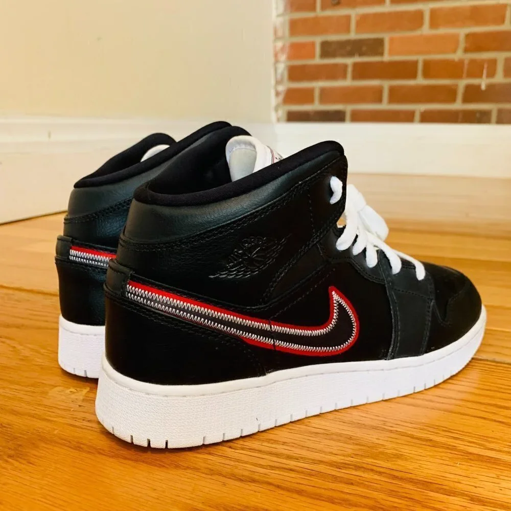 Nike Air Jordan Youth Size 5.5 Black BQ6931-016